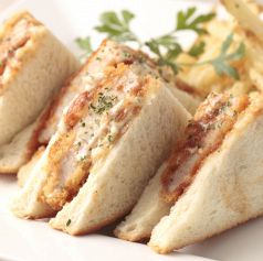 料理メニュー写真&nbsp;特製ポークカツサンド