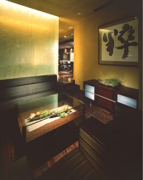 つな八 粹 カレッタ汐留店の雰囲気1