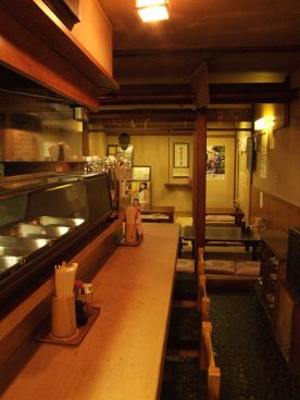 青山 串亭 94 クシ テイ TEIの雰囲気1