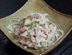 料理メニュー写真 とり皮ポン酢/酢もつ