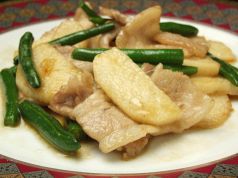 料理メニュー写真&nbsp;長芋と豚肉の生姜炒め