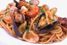 料理メニュー写真&nbsp;魚介たっぷりペスカトーレ ～バベッティーニ～
