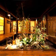 表情を変える坪庭