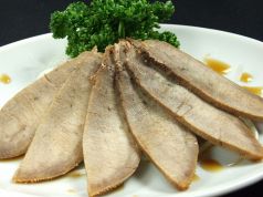 料理メニュー写真&nbsp;牛タンの辛子醤油漬け前菜