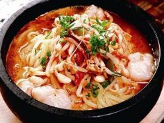 料理メニュー写真&nbsp;石焼き“ホルモンジャン”温麺