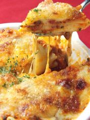 料理メニュー写真&nbsp;じっくり煮込んだ、ミートソースのラザニア