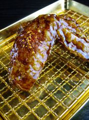 料理メニュー写真 手羽先甘辛(1人前2本)