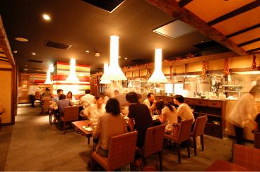 トラジ 横浜店 炭火焼肉の雰囲気1
