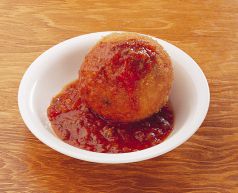 料理メニュー写真&nbsp;シチリア風ライスコロッケ　ミートソースかけ