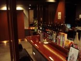 焼酎の瓶を眺めながら飲めるソファシート