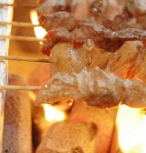 やきとんは全て炭火で焼いています！