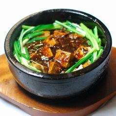 料理メニュー写真 石焼き麻婆丼
