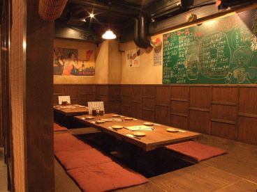 釜焼鳥本舗 西新宿店の雰囲気1