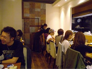 ゴールデンタイムス Golden Times 警固店の雰囲気1