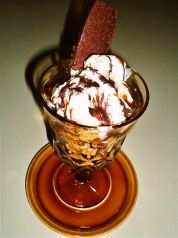 料理メニュー写真 チョコレートブラウニーサンデー