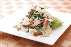 料理メニュー写真&nbsp;チーズたっぷりのシーザーさらだ