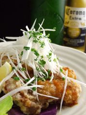 料理メニュー写真 若鶏のたつた揚げ