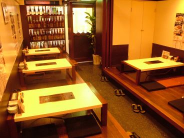 やき家 茂の雰囲気1