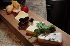 料理メニュー写真&nbsp;本日のイタリアチーズ盛合せ