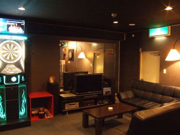 あいつんち 札幌 ダーツバーの雰囲気1