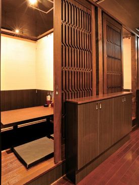 鶏侍 白石店 炭焼ダイニングの雰囲気1