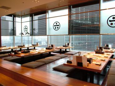 ろくまる 五元豚 丸の内店の雰囲気1