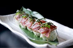 料理メニュー写真 炙りマグロの一口おにぎり
