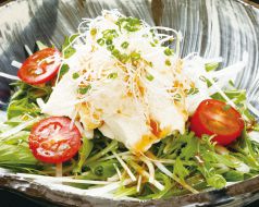 料理メニュー写真&nbsp;おぼろ豆腐と水菜のサラダ