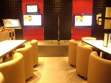 カラオケの鉄人 池袋西口店の雰囲気1