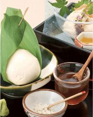 料理メニュー写真&nbsp;笹で包んだもっちり豆冨