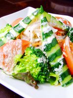 色とりどりの野菜料理