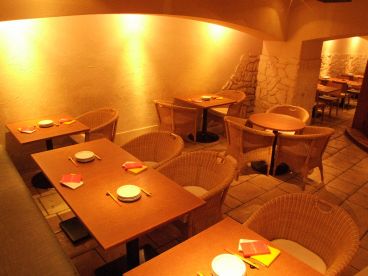 ハイサイ HaiSai 自由ヶ丘店 沖縄ダイニングの雰囲気1