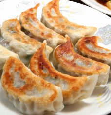 料理メニュー写真 幻のジャンボ焼き餃子【5個】(530円) 幻のジャンボ水餃子【5個】(530円)