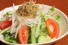 料理メニュー写真&nbsp;カリカリ揚げじゃこサラダ