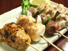 料理メニュー写真&nbsp;至福でお得な“焼鳥盛り合わせ”（５本）