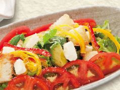 料理メニュー写真 アボカドバケットサラダ