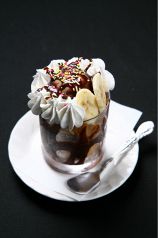 料理メニュー写真&nbsp;チョコサンデー／抹茶サンデー／キャラメルサンデー