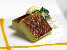 料理メニュー写真 ピスタチオのカタラーナ レモンと一緒に