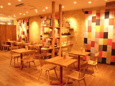 おぼんdeごはん 新宿ミロード店の雰囲気1