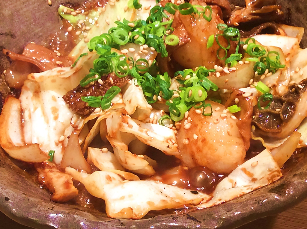 ホルモンタレ焼き ビールが進みます