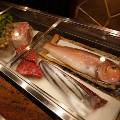 食材を吟味して作る肉や魚に野菜など旬を感じる多彩な味