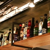 【カウンター席◎おひとり様も大歓迎♪】お一人様はもちろん、友人同士やカップルでも楽しくお食事を楽しめる空間となっております。心地よい距離感で、落ち着いた時間をお過ごしいただけますので、ぜひご利用ください！