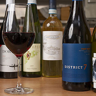 世界各国のワインと豊富な一品料理◎