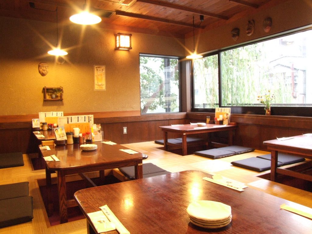 川沿いにある一軒家の古民家落ち着いて過ごせる「串八珍　新川店」は駅からも近くとても便利♪