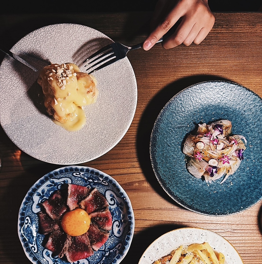 目で見て舌で楽しむ品々