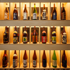 全国の銘酒や焼酎、創作サワーなど、女房役にぴったり。