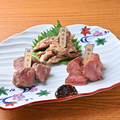 料理メニュー写真&nbsp;とりあえずの炭焼き盛り合わせ3種