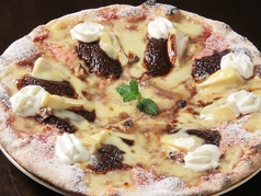 生チョコとカマンベールチーズのデザートピザ