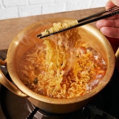 黄金鍋で作る！辛ラーメン