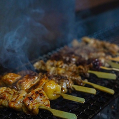 一本一本丁寧に備長炭で焼き上げたこだわりの焼き鳥です